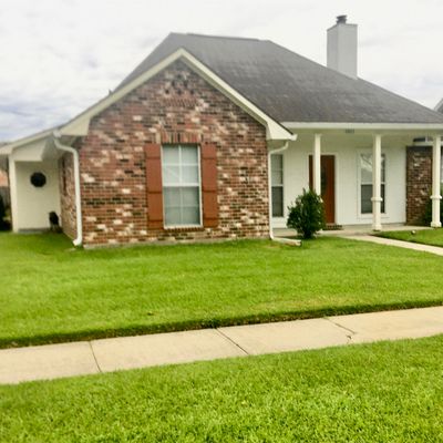 5923 Woodlawn Park Ct, Baton Rouge, LA 70817