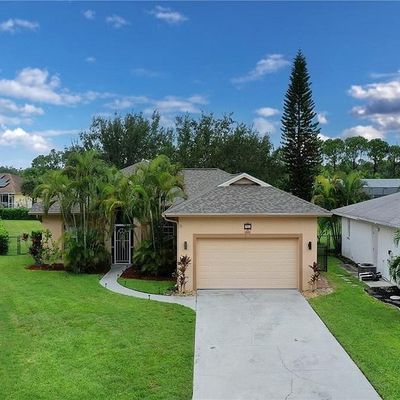 701 Grove Dr, Naples, FL 34120