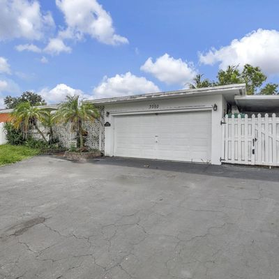 7050 Sw 10 Th Ct, Pembroke Pines, FL 33023