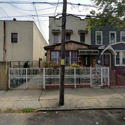 709 Hendrix St, Brooklyn, NY 11207