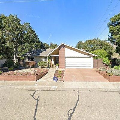 7215 Oak Leaf Dr, Santa Rosa, CA 95409