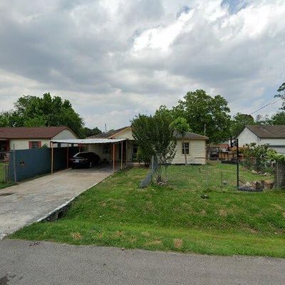 7433 W Knoll St, Houston, TX 77028