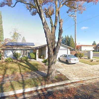 76 W Donna Dr, Merced, CA 95348