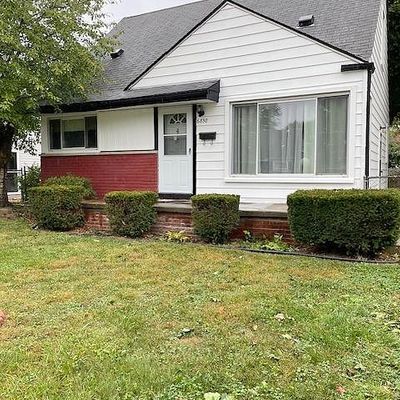 6858 Helen St, Garden City, MI 48135