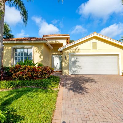 6978 Watertown Dr, Boynton Beach, FL 33437