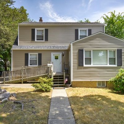 82 Race St, Nutley, NJ 07110