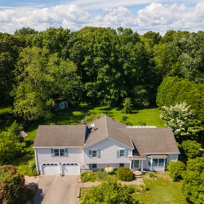 84 Renee Dr, Pawcatuck, CT 06379