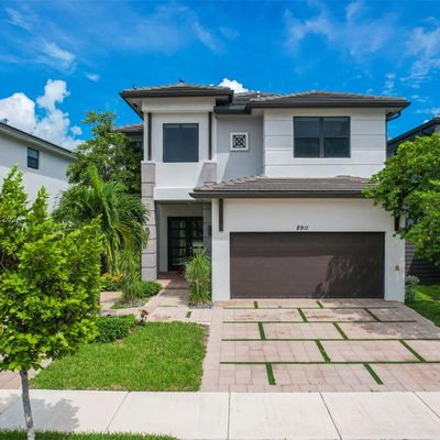 8911 Nw 160 Th Ter, Hialeah, FL 33018