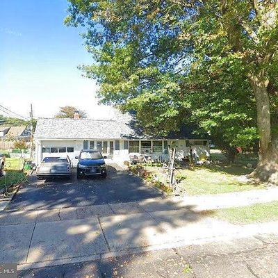 79 Viewpoint Ln, Levittown, PA 19054