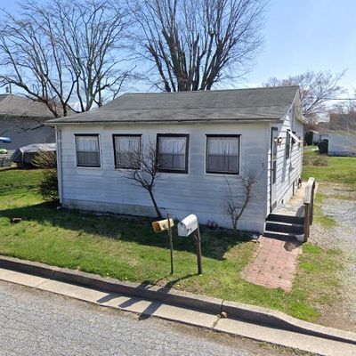 8 Drexel Dr, Pennsville, NJ 08070