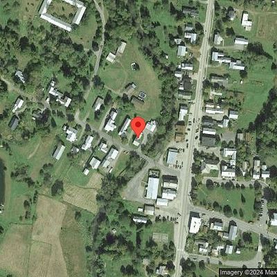 8 Maple Ave, Chelsea, VT 05038