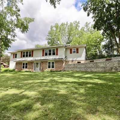 806 Rosemary Ln, Baraboo, WI 53913