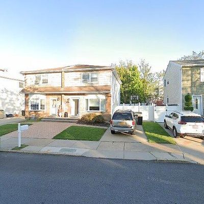 90 Moffett St, Staten Island, NY 10312