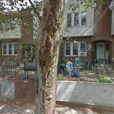 907 Carver St, Philadelphia, PA 19124