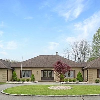 931 Marie Ct, Franklin Lakes, NJ 07417