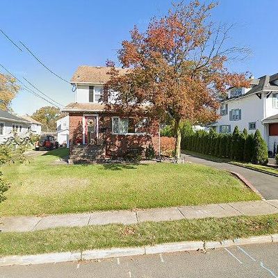 94 Forest Pl, Rochelle Park, NJ 07662