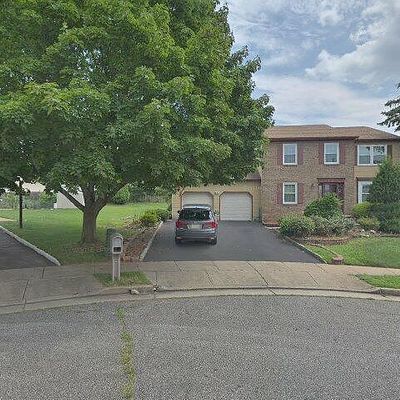 10 Patriot Ct, Edison, NJ 08820