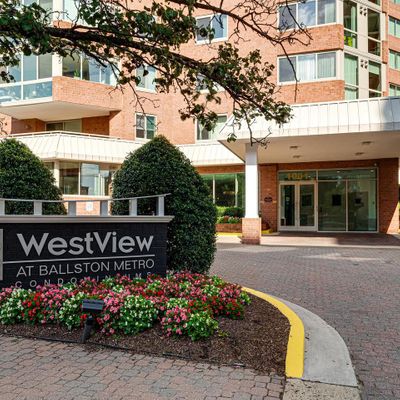 1001 N Vermont St #802, Arlington, VA 22201