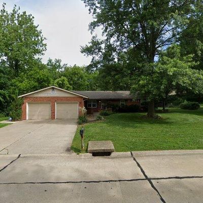 105 Highland Dr, Belleville, IL 62226