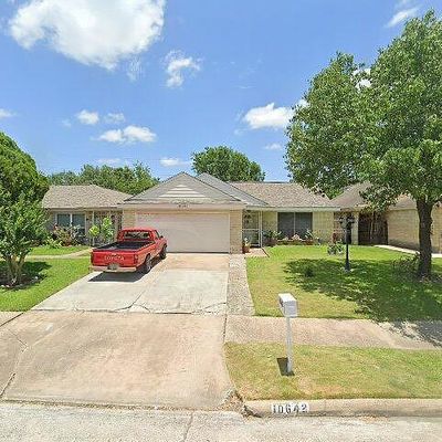 10642 Sherburne Dr, Houston, TX 77072