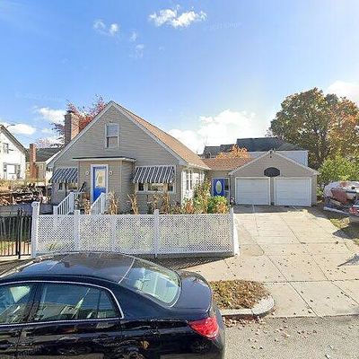 115 Hawkins St, Providence, RI 02908