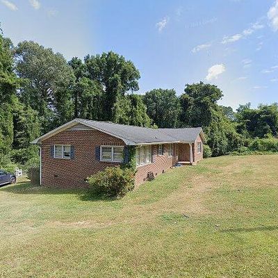 1153 Heathwood Dr, Randleman, NC 27317