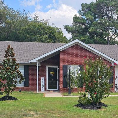 116 Hollywood Dr, Tuscumbia, AL 35674