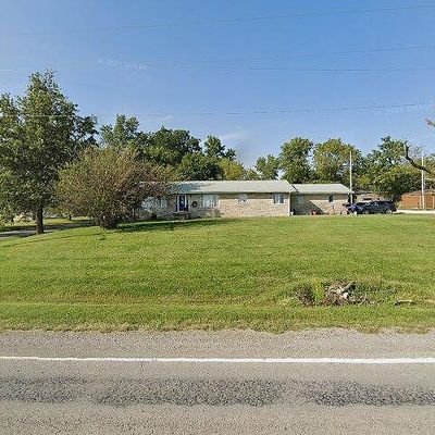 120 W South St, Dix, IL 62830