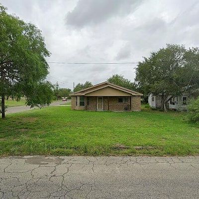 1212 W Clare St, Beeville, TX 78102