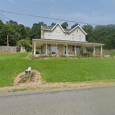 1217 Valley Rd, Tamaqua, PA 18252