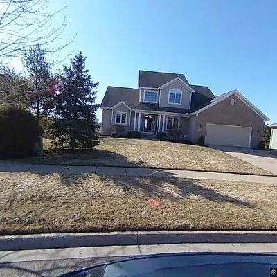 1230 Berkshire Dr, Williamston, MI 48895