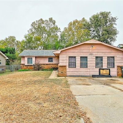 1233 Lauren Ln, Oklahoma City, OK 73110