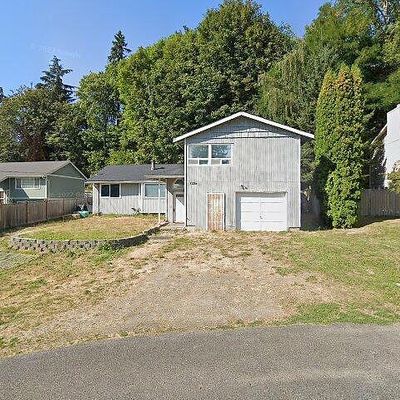 1236 S 211 Th St, Des Moines, WA 98198