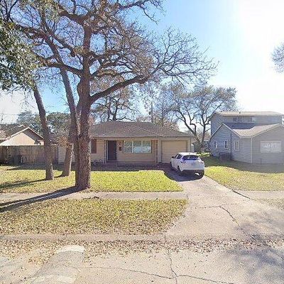 12470 Birdie Ln, Houston, TX 77015