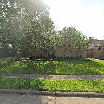 10906 Villa Lea Ln, Houston, TX 77071