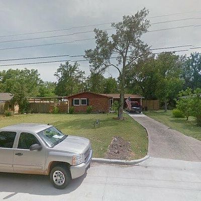 113 N Bayou Dr, Hitchcock, TX 77563