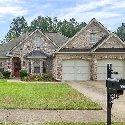 13655 Old Ivey Dr, Northport, AL 35475