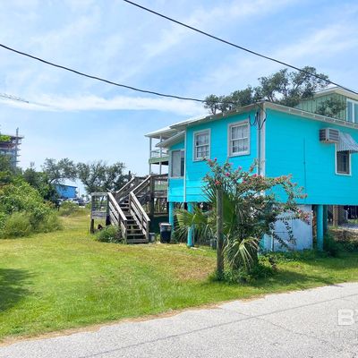 137 W 3 Rd Ave, Gulf Shores, AL 36542