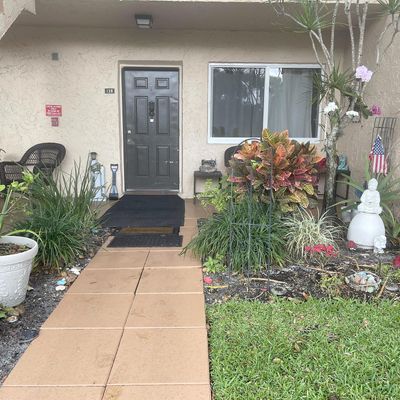 138 Lake Constance Dr, West Palm Beach, FL 33411