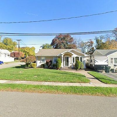 14 E Julius St, Iselin, NJ 08830