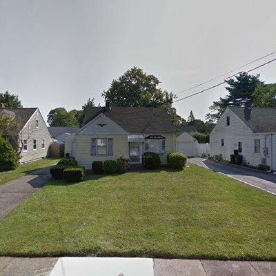 15 Nicoll Ave, Amityville, NY 11701