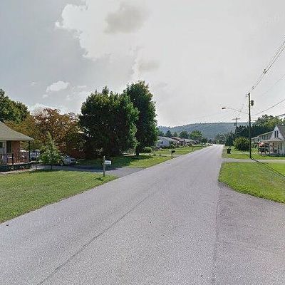 15 Reynolds Ave, Mont Alto, PA 17237