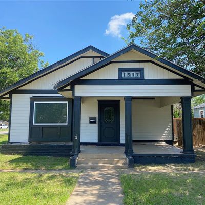 1317 4 Th St, Graham, TX 76450