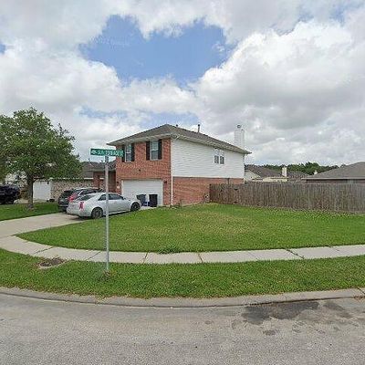 132 Bright Brook Ln, Dickinson, TX 77539