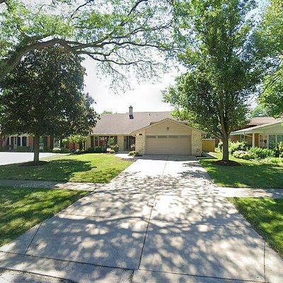 132 S Linden Ave, Elmhurst, IL 60126