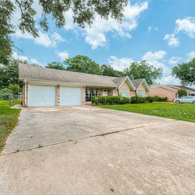 1327 Kelving Way, Wharton, TX 77488