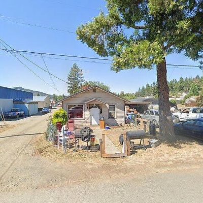 135 Pine St, Sutherlin, OR 97479