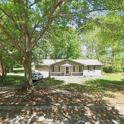 17 Queens St, Fountain Inn, SC 29644