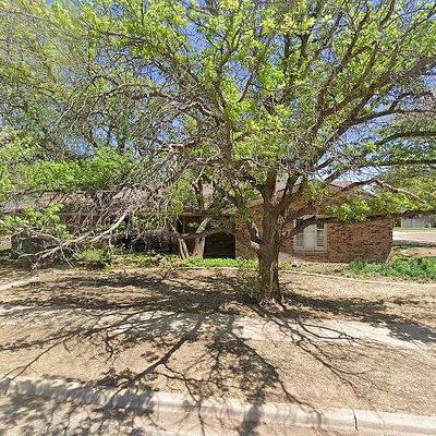 1712 Avenue H, Abernathy, TX 79311