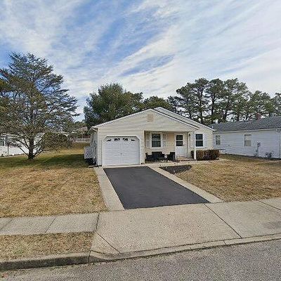 18 Wedgeport Dr, Toms River, NJ 08757